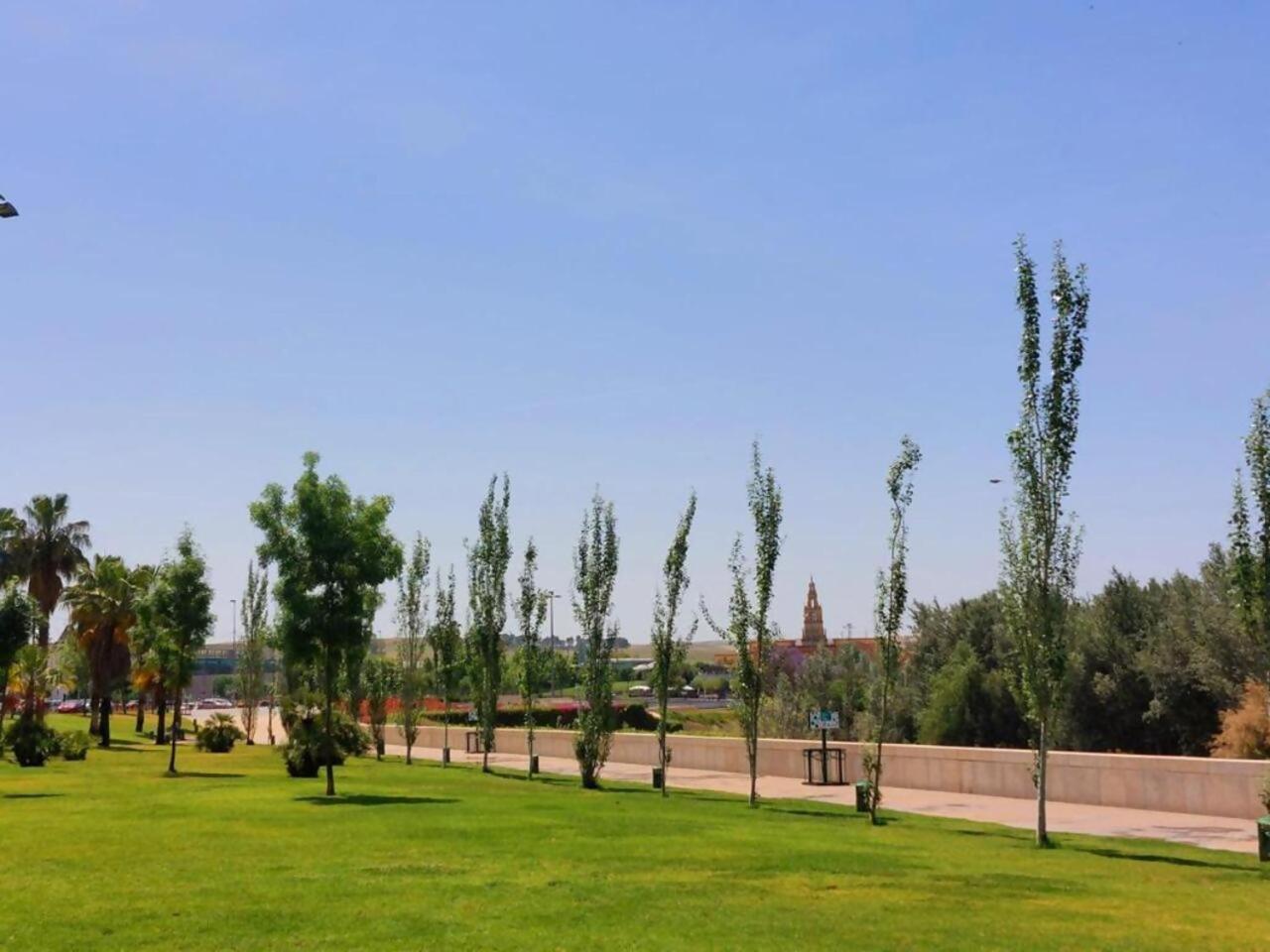 El Limonar De La Ribera Parking Disponible De Pago Apartment กอร์โดบา ภายนอก รูปภาพ